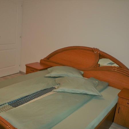 Târgu-Mureş Casa Peterfi - Apartment With 3 Bedrooms And Spacious Living Room מראה חיצוני תמונה